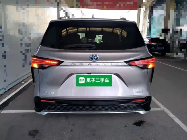 Toyota Granvia — Фото автомобиля 5