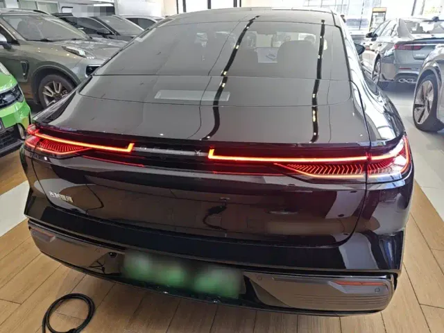 Geely Galaxy Xingyao 8 — Фото автомобиля 5