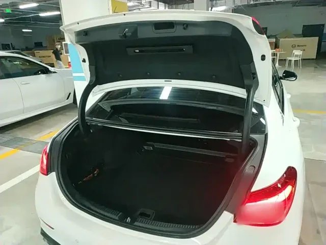 Mercedes-Benz C-Class — Фото автомобиля 18