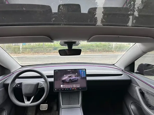 Tesla Model Y — Фото автомобиля 6