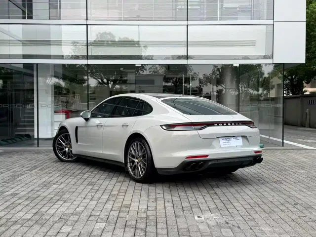 Porsche Panamera — Фото автомобиля 3