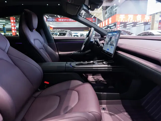 Xiaomi SU7 — Фото автомобиля 16