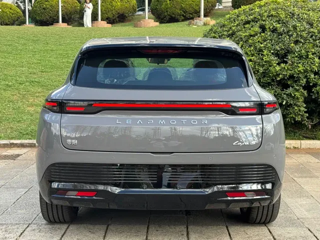 Leapmotor Lafa 5 — Фото автомобиля 7
