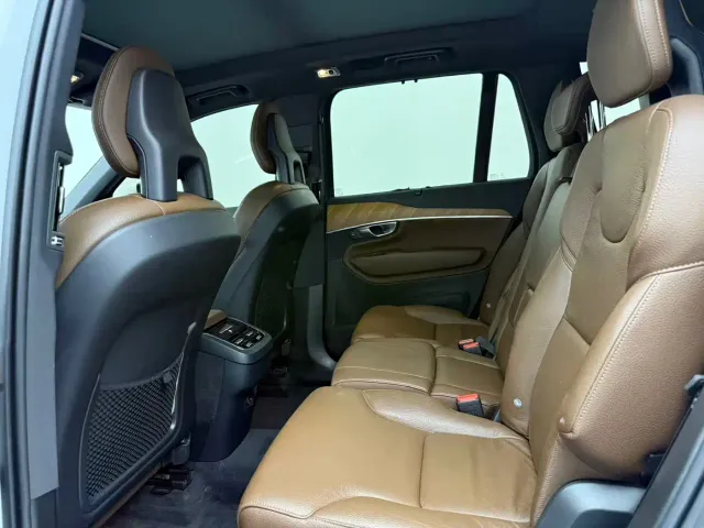 Volvo XC90 — Фото автомобиля 7