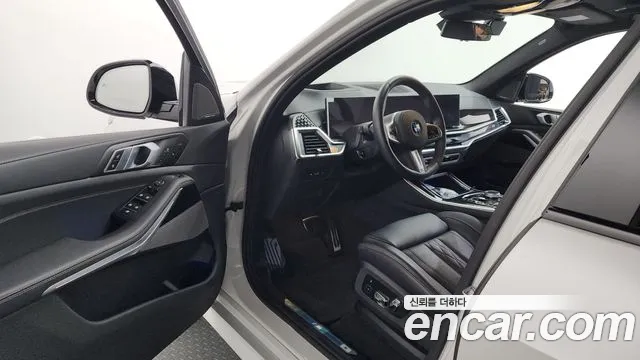 BMW X5 xDrive 40i M Sport — Фото автомобиля 10