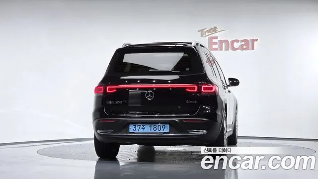 Mercedes-Benz EQB — Фото автомобиля 4