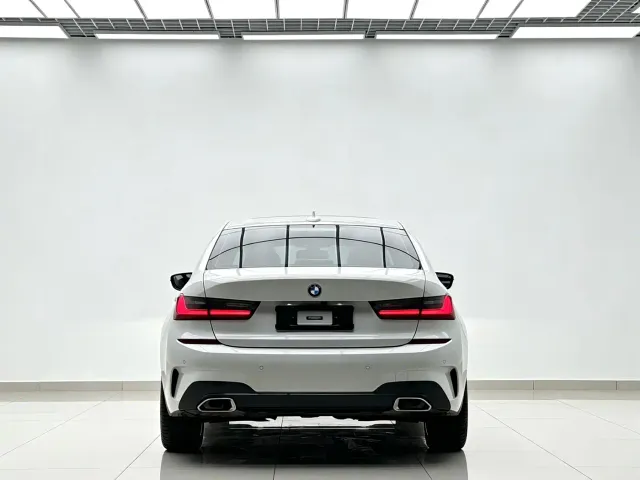 BMW BMW 3 Series 2022 320Li M Sport Package — Фото автомобиля 4