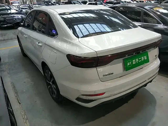 Geely Emgrand — Фото автомобиля 4
