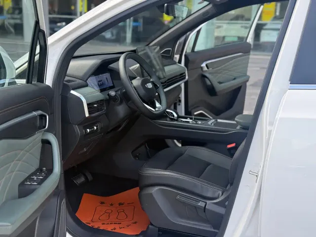 Geely Haoyue L — Фото автомобиля 4