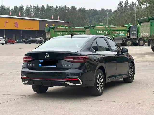 Volkswagen Lavida — Фото автомобиля 7