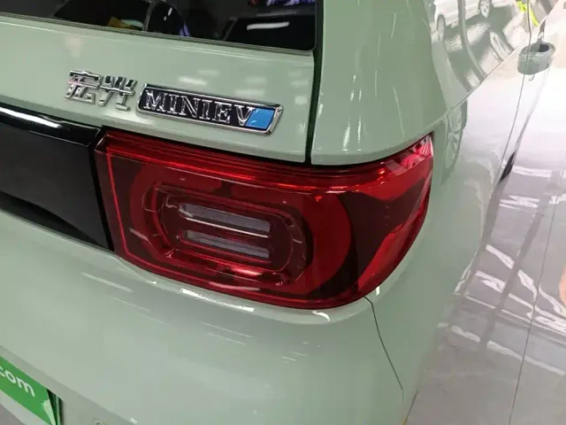 Wuling Hongguang Mini EV — Фото автомобиля 7