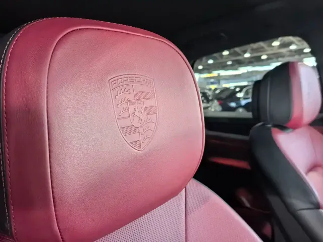 Porsche Cayenne — Фото автомобиля 10