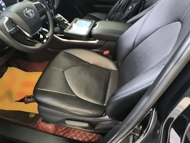 Toyota Highlander — Фото автомобиля 14