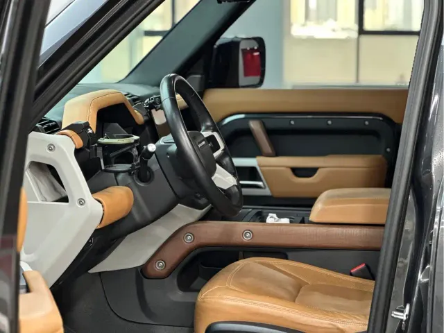 Land Rover Defender — Фото автомобиля 4