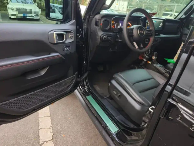 Jeep Wrangler — Фото автомобиля 13