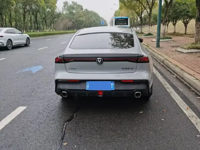 Changan UNI-V — Фото автомобиля 5