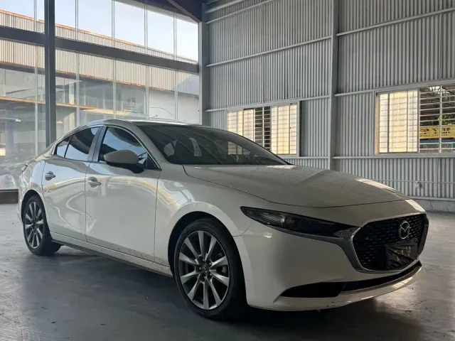 Mazda Axela — Фото автомобиля 3
