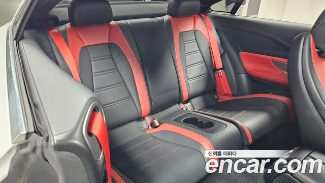 Mercedes-Benz E-Class — Фото автомобиля 12