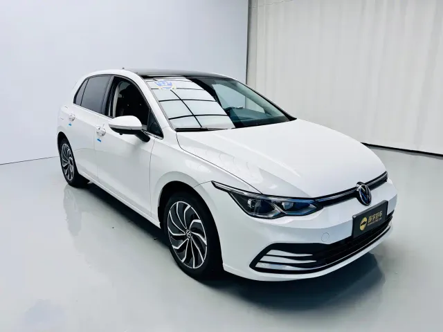 Volkswagen Golf — Фото автомобиля 3