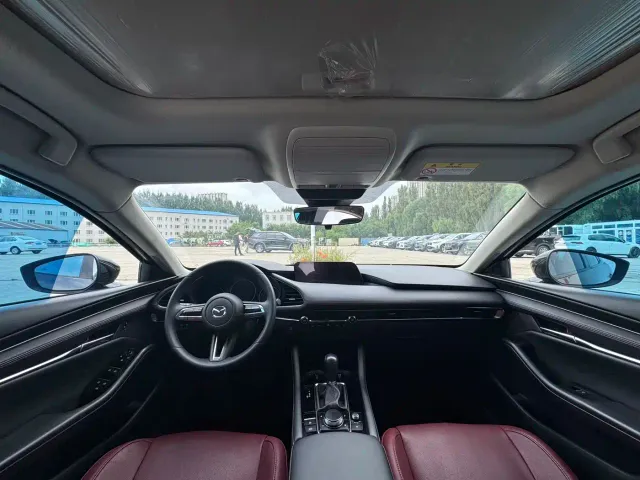 Mazda Axela — Фото автомобиля 16