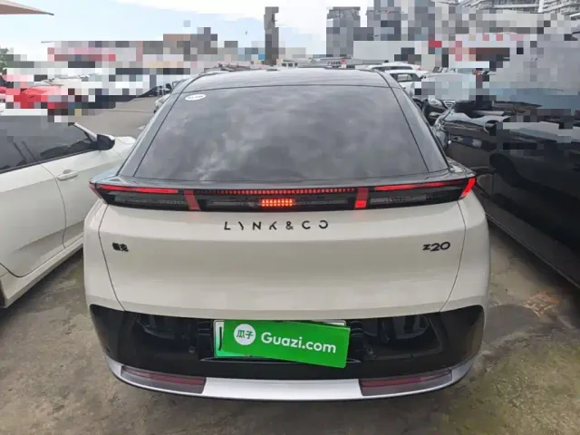 Lynk & Co Z20 — Фото автомобиля 5