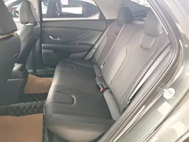 Hyundai Elantra — Фото автомобиля 16