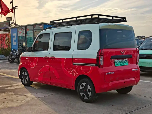 Wuling Zhiguang NEV — Фото автомобиля 3