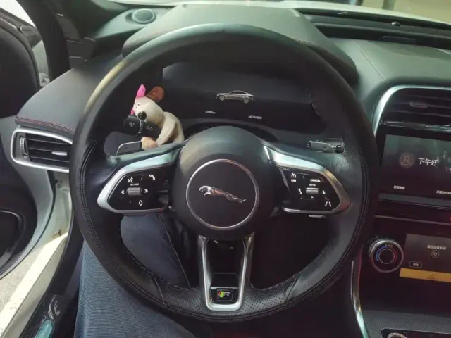Jaguar XEL — Фото автомобиля 15