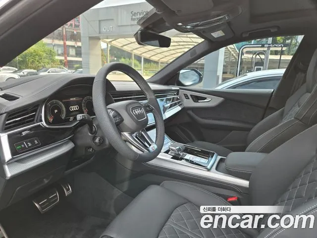 Audi Q8 — Фото автомобиля 5