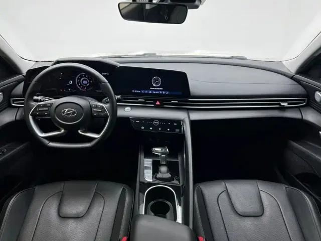 Hyundai Elantra — Фото автомобиля 22