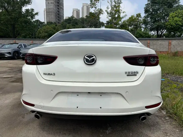 Mazda Mazda3 Axela 2022 Mazda3 2.0L Automatic Sport Edition — Фото автомобиля 5