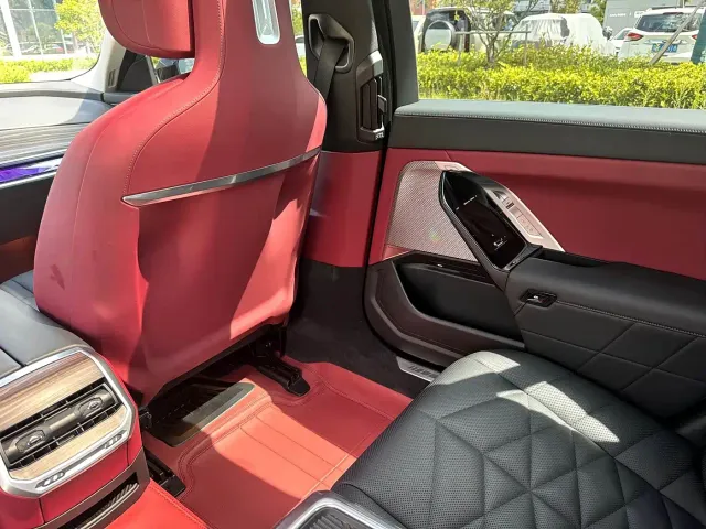 BMW 7 Series — Фото автомобиля 17