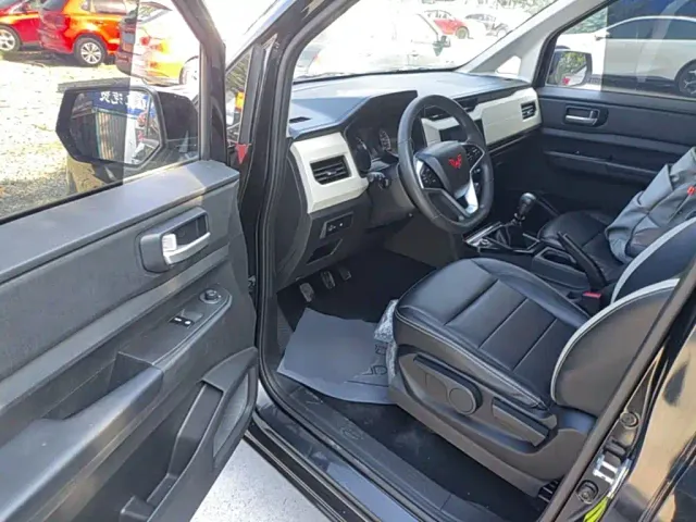 Wuling Zhengcheng — Фото автомобиля 15