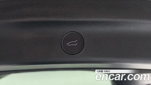 Tesla Model Y — Фото автомобиля 29