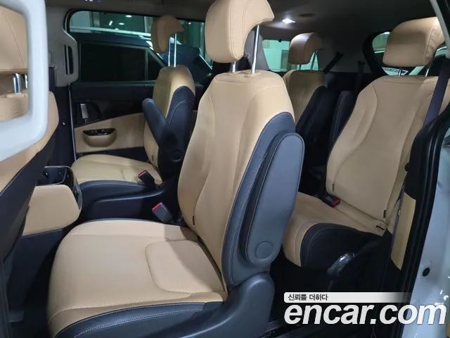 Kia Carnival Generation 4 — Фото автомобиля 6