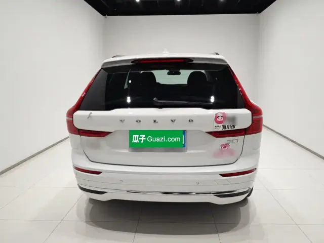 Volvo XC60 — Фото автомобиля 3