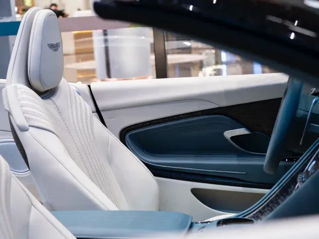 Aston Martin DB11 — Фото автомобиля 25