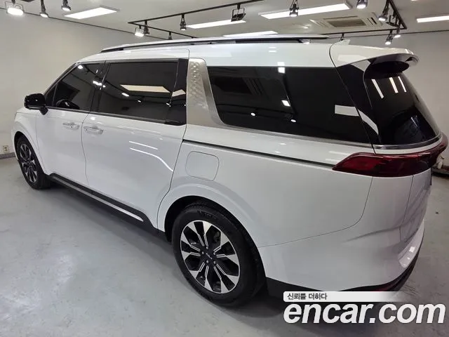 Kia Carnival Generation 4 — Фото автомобиля 6