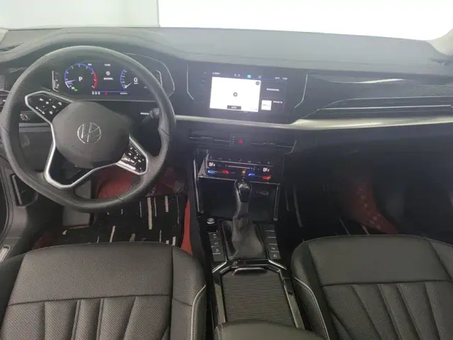 Volkswagen Passat — Фото автомобиля 12