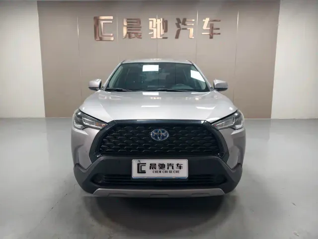 Toyota Corolla Cross — Фото автомобиля 2