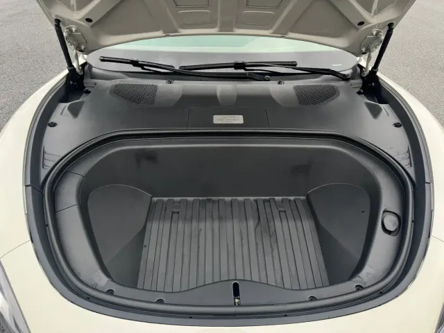 Xiaomi SU7 — Фото автомобиля 13