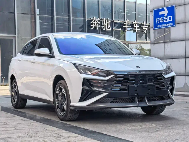 Dongfeng Yixuan — Фото автомобиля 3