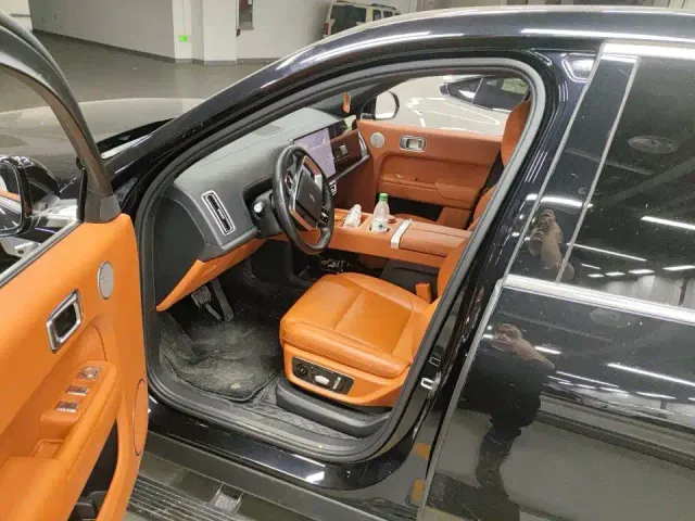 Li Auto L8 — Фото автомобиля 6