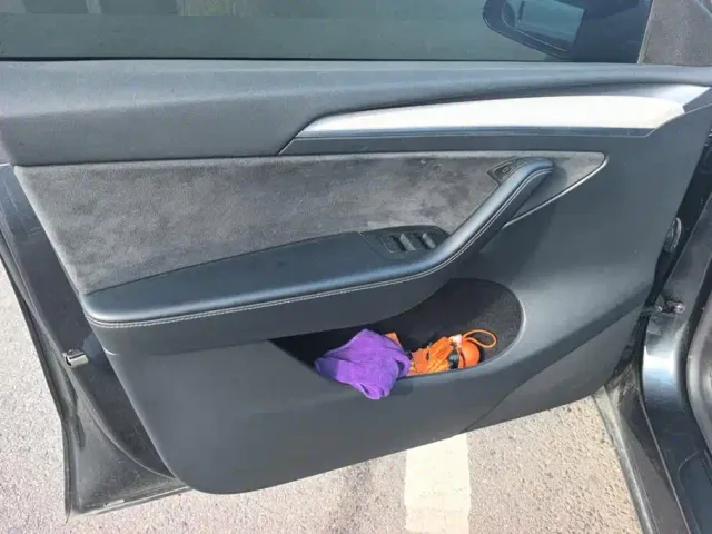 Tesla Model Y — Фото автомобиля 7