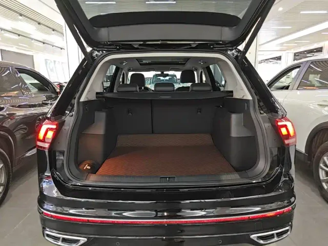 Volkswagen Tiguan L — Фото автомобиля 18