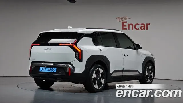 Kia EV3 — Фото автомобиля 2
