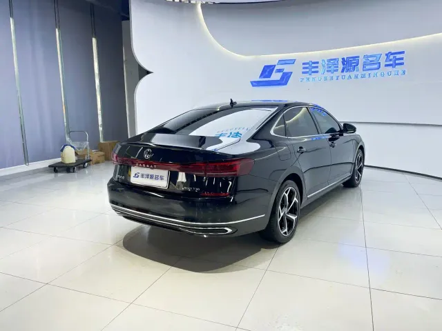 Volkswagen Passat — Фото автомобиля 4