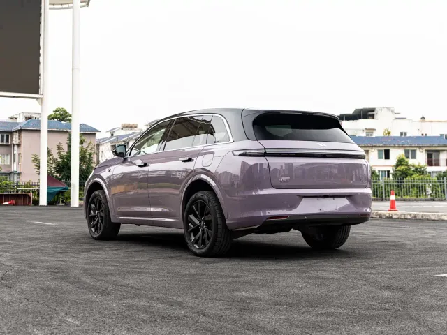 Li Auto L7 — Фото автомобиля 5