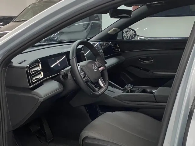BYD Qin L — Фото автомобиля 7