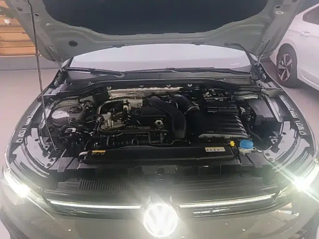 Volkswagen Golf — Фото автомобиля 19